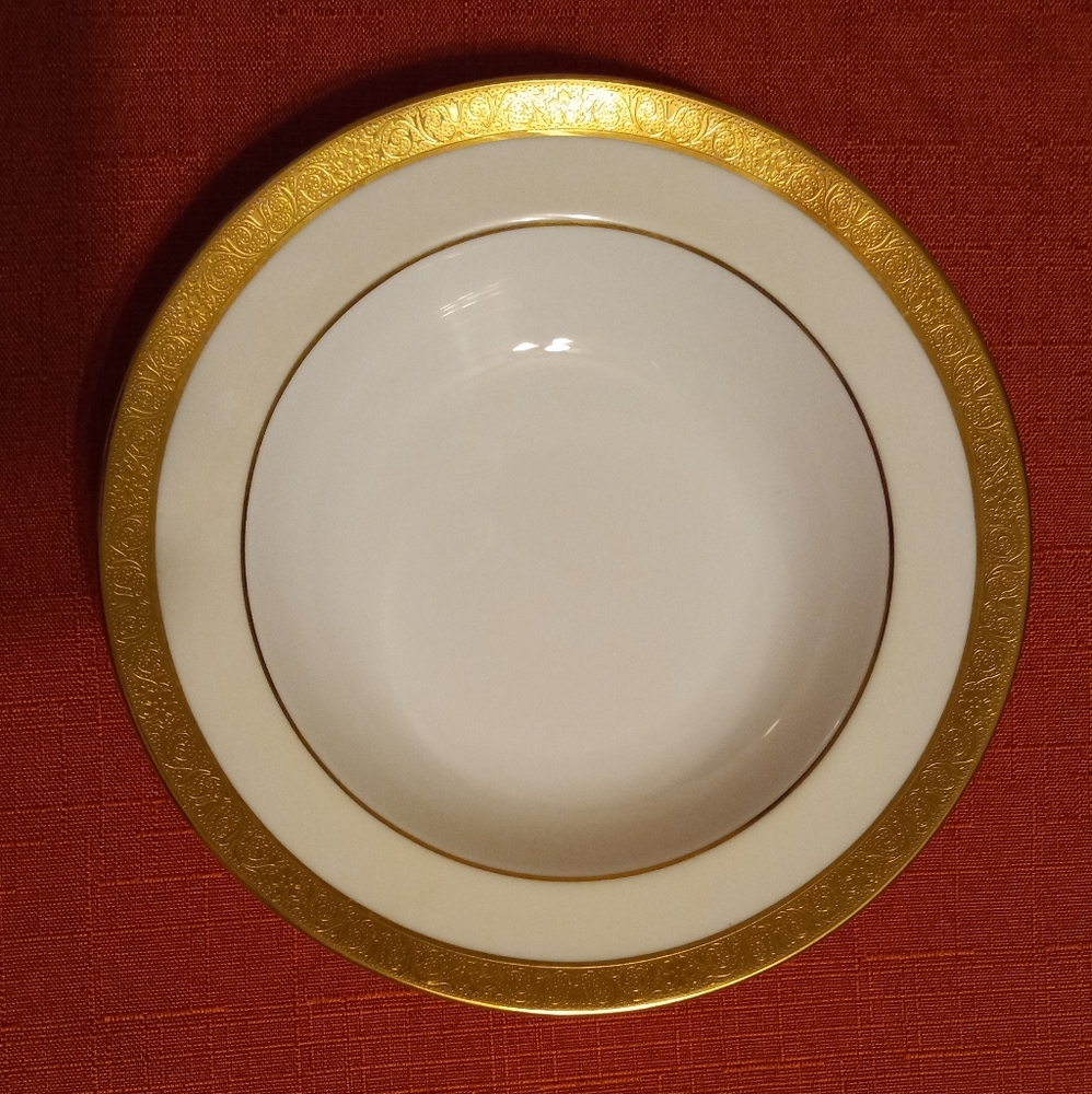 Minton Westminster Rimmed Soup Bowel (K154)